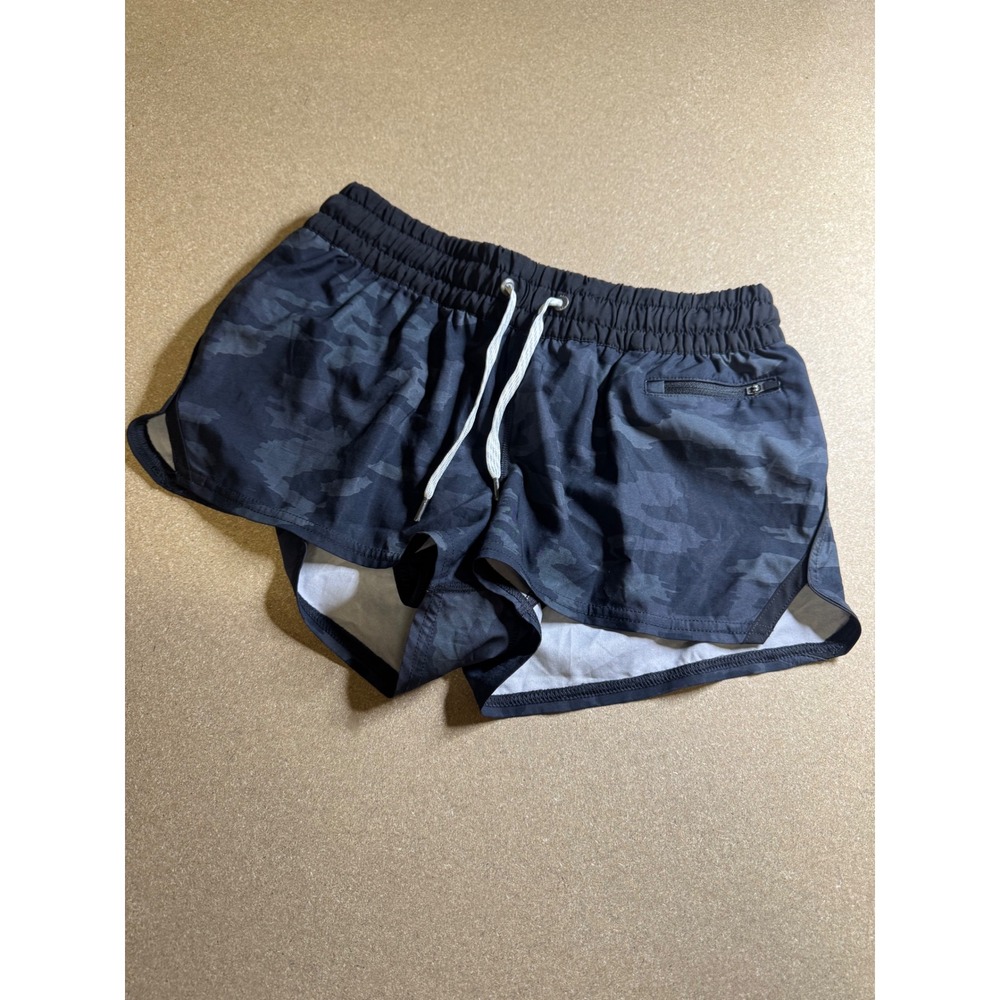 Vuori Clementine 2.0 Running Shorts Womens Small Black Camo VW301